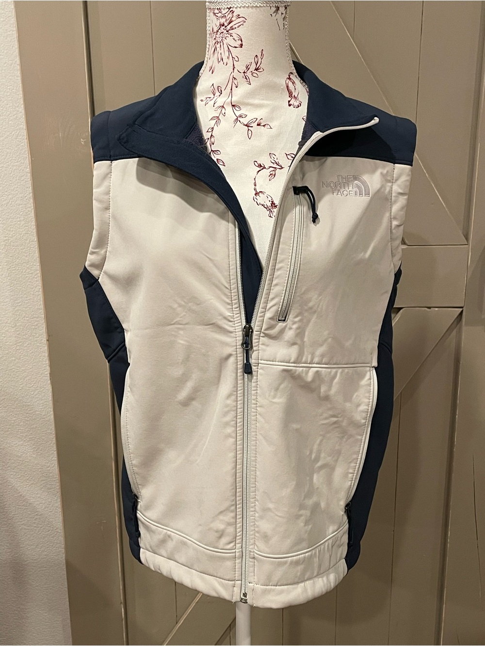 The North Face Men's Cream and Navy Softshell Vest
